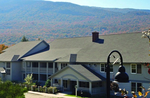 Jeffersonville Condo | Comfy 2BR Condo near Skiing and Hiking Trails