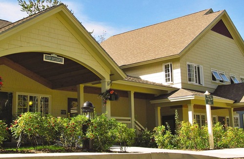 Jeffersonville Condo | Comfy 2BR Condo near Skiing and Hiking Trails