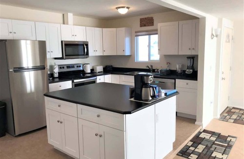 Cornville House | Comfy Rustic Cottage Feel, Close to Wineries! Page