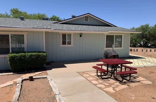 Cornville House | Comfy Rustic Cottage Feel, Close to Wineries! Page