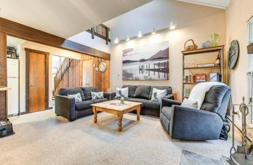 Lake Harmony House | Community Beach Access: Lake Harmony Townhome