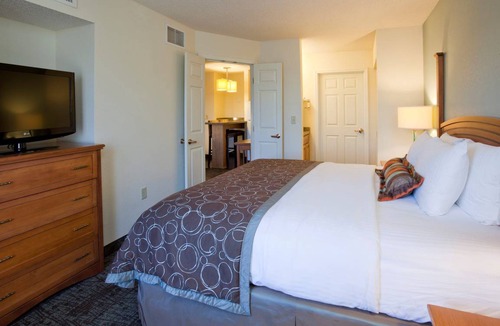 Eagan Condo | Condo ∙ 2 bedrooms ∙ 8 guests