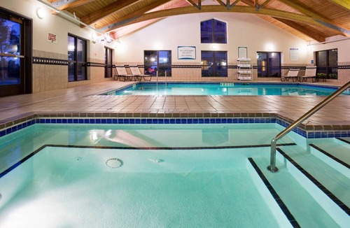 Eagan Condo | Condo ∙ 2 bedrooms ∙ 8 guests