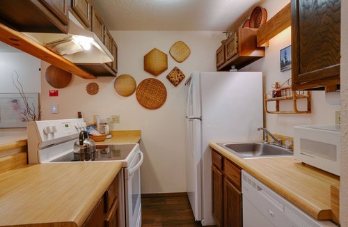 Angel Fire Condo | Condo just a Walk from the Chair Lift