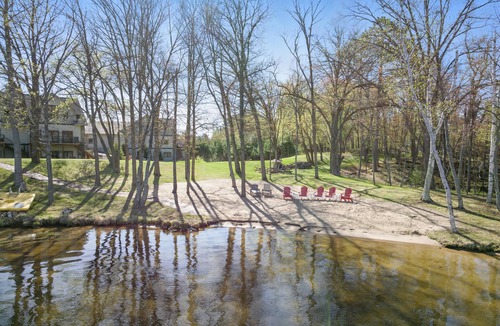 Crosslake Condo | Condo on Crosslake #834| Resort Like Amenities