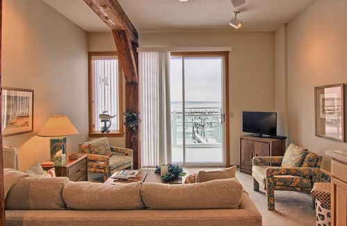 Charlevoix Condo | Condo on Lake Charlevoix with marina views and pool access