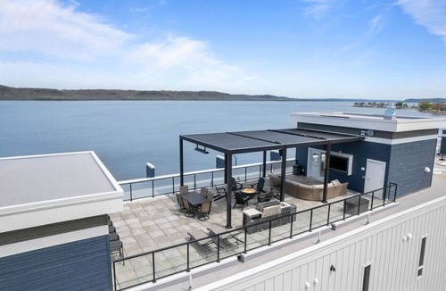 Lake City Condo | Condo with stunning views of Lake Pepin Unit 103