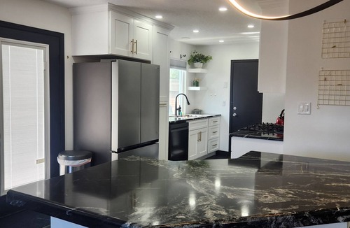 Northeast Heights House | Contemporary Monochrome Retreat With 4beds & POOL