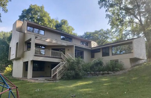 Minnetonka House | Contemporary retreat with million dollar view