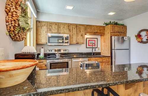 Lakeside Village Condo | Continental Divide Views: Lakefront Keystone Condo