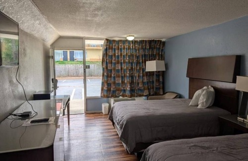 Cartersville Hotel | Convenient 4-Room Lodging in Prime Location
