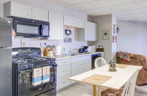Del Norte Apartment | Convenient Del Norte Apt Near Hiking & Downtown!