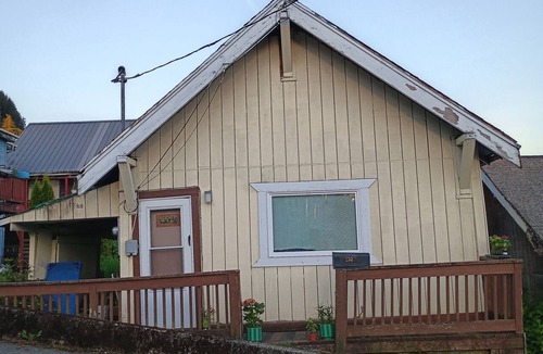 Ketchikan Cottage | Conveniently Located 1-br Cottage in Ketchikan Everything in Walking Distance