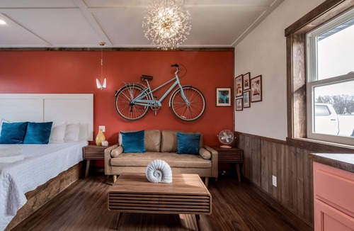 Prescott Apartment | Cook & Stay | Free Parking | Kitchen & Fireplace