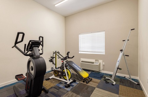 Inver Grove Heights Hotel | Coratel IGH - Deluxe 2 Queen Studio with Kitchenette NS Oversized
