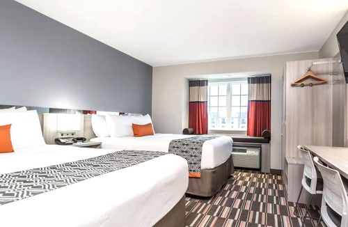 Rochester House | Coratel Inn & Suites by Jasper Rochester-2 Queen Bed Non Smoking