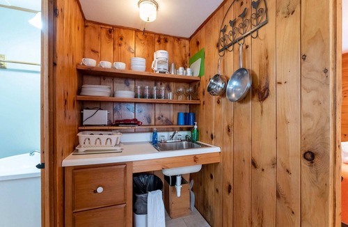Weirs Beach Cabin | Cottage 15 Summary: A