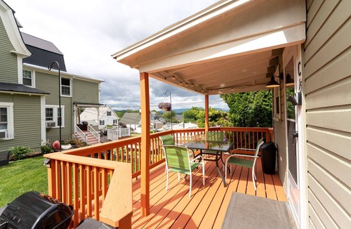 Weirs Beach Cabin | Cottage 15 Summary: A