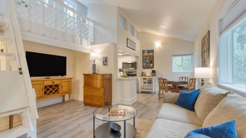 Freeland House | Cottage By The Bay by AvantStay