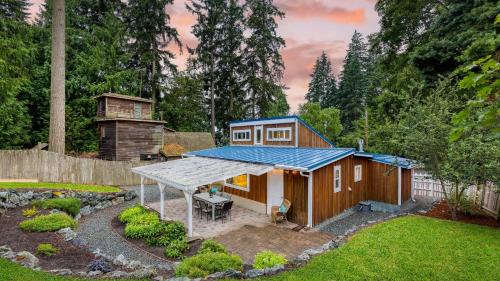 Freeland House | Cottage By The Bay by AvantStay