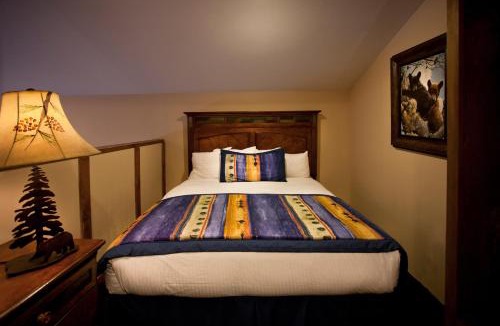 Taos Ski Valley Cabin | Cottam's Lodge by Alpine Village Suites