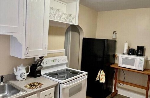 Summit - University House | Country Comfort near City Conveniences