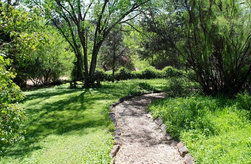 Tesuque House | Country Cottage - Beautiful Two Bedroom House on Tesuque Estate
