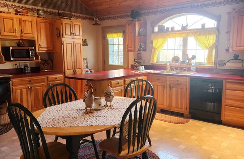 North Lake George House | Country Cottage Living in the Town of Ticonderoga with Modern Amenities