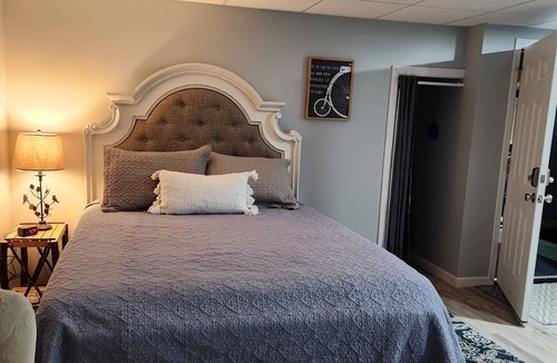 Lyndonville Apartment | Country setting close to town