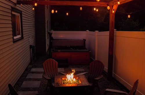 Colrain House | Couples 2 Bedroom Retreat - Hot Tub- Air Hockey -Close to ShelburneFalls