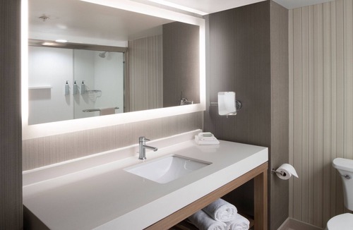 Bloomington Hotel | Courtyard by Marriott Edina Bloomington