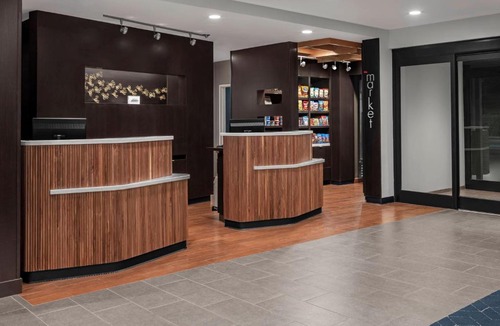 Southpoint Hotel | Courtyard by Marriott Jacksonville Butler Boulevard