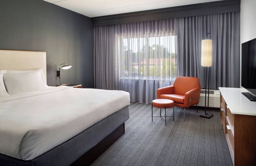 Myrtle Beach Hotel | Courtyard by Marriott Myrtle Beach Broadway