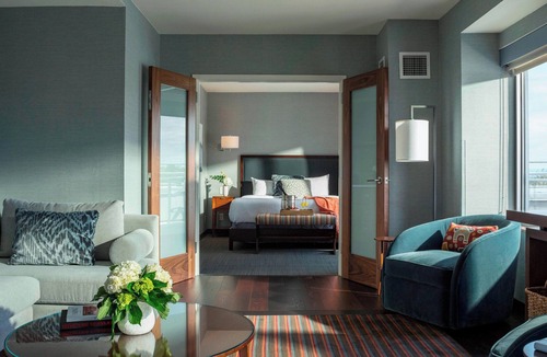 Burlington Hotel | Courtyard Marriott Burlington Harbor
