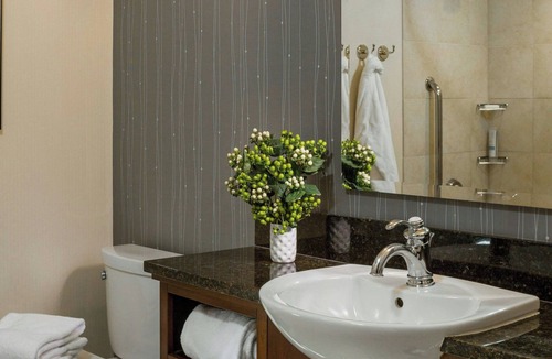 Burlington Hotel | Courtyard Marriott Burlington Harbor