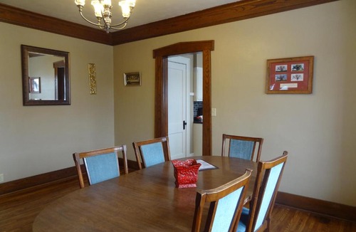 Kutzky Park House | Covered By Faith Rentals Downtown -Family House