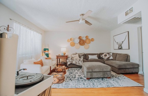 Westside House | Cowboy Den+Hot Tub+Game Room+Pet Friendly+No Pet Fee!