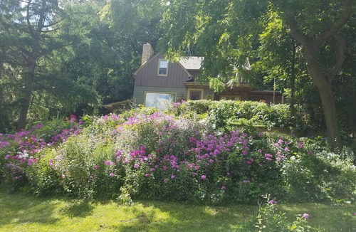 Northfield Bed & Breakfast | Cozy 1-bedroom B&B with WIFI, AC in charming Northfield.