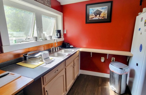 Waterbury Apartment | Cozy 1-bedroom loft apartment in lovely Duxbury