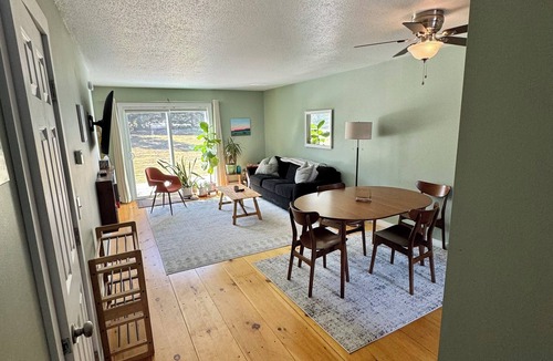 Essex Junction Condo | Cozy 2 Bedroom Condo! Nearby apple orchard, mountain biking, shopping, and more!