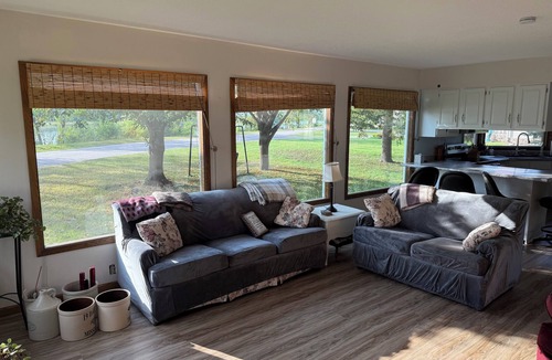 Buffalo City Cabin | Cozy 2-bedroom cabin in charming Buffalo City with AC