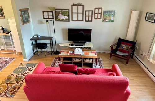 South Amherst Condo | Cozy 2-bedroom condo near town of Amherst and five colleges