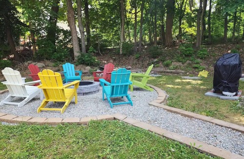 Amston Cottage | Cozy 3 bd Cottage w/access to private lake