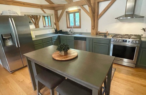 Fairfax House | Cozy 3-bedroom post and beam house in charming Fairfax
