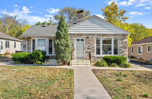 Wolfe Park House | Cozy 3 Bedroom. Family & Pet Friendly.