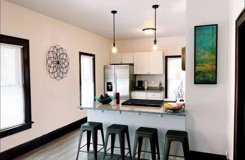 Minneapolis House | Cozy and Modern 4 bedroom 1 Bathroom McKinley Homenn