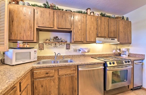Angel Fire Condo | Cozy Angel Fire Condo < Half Mi to Resort!