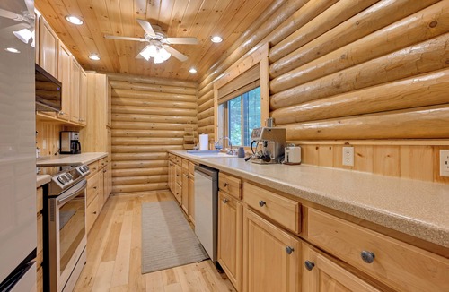 Arkdale Cabin | Cozy Arkdale Wood Cabin Near Petenwell Lake!