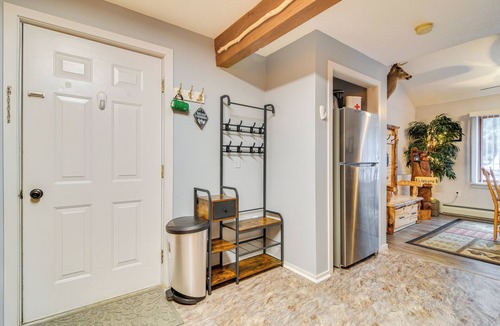 Bartlett Condo | Cozy Bartlett Condo w/Deck & Resort Amenities!