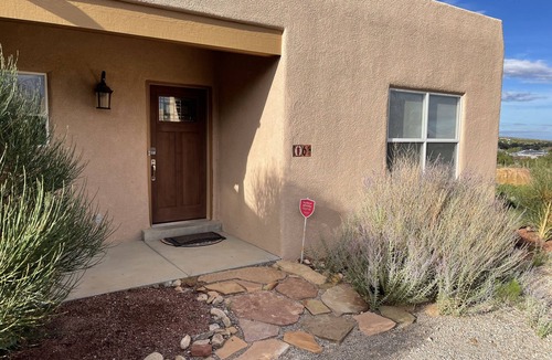 Placitas House | Cozy Bungalow -Historic Village Placitas, NM, 19 mi - 25 min to Balloon Festival